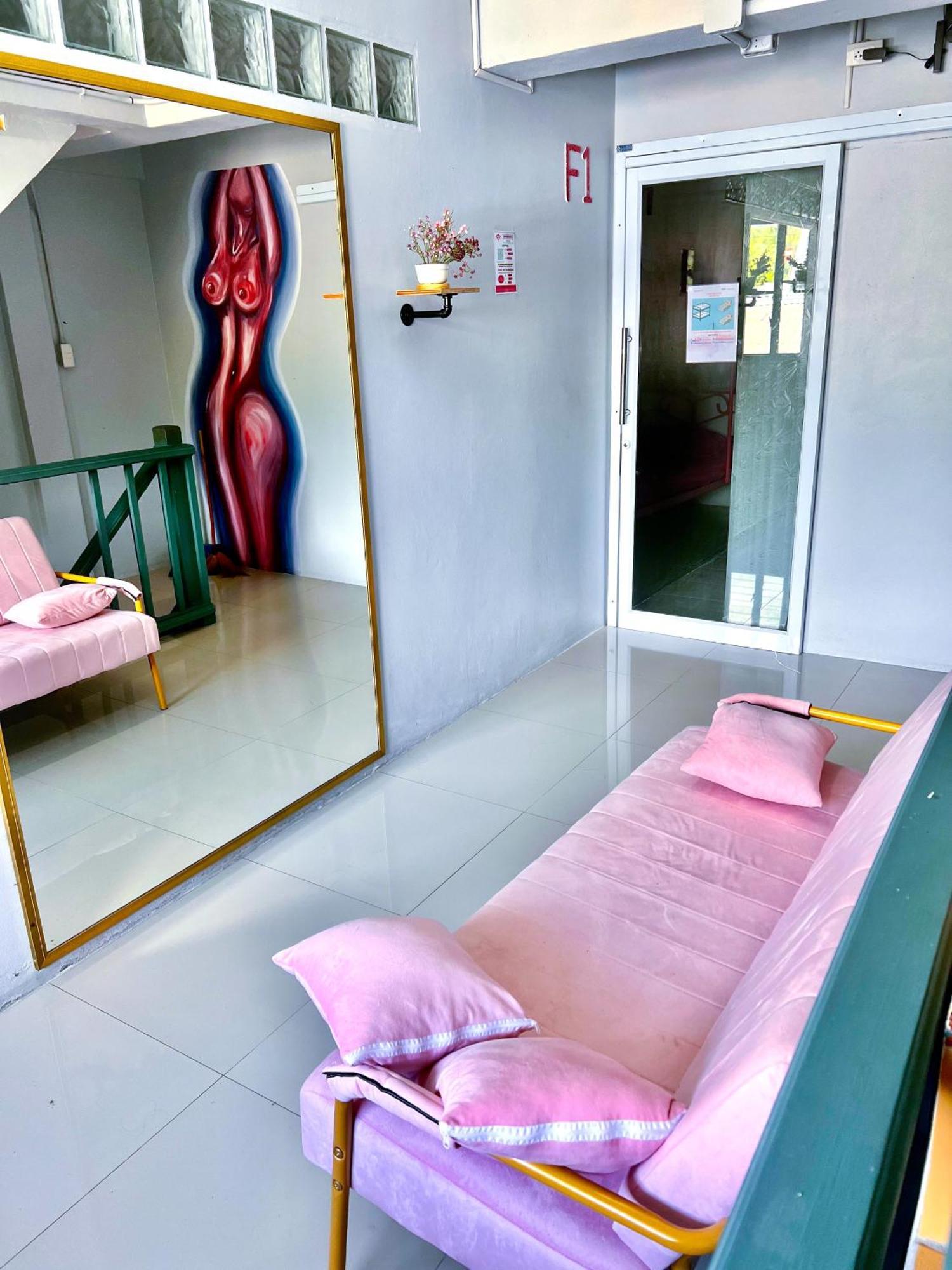 Arena Boutique Hotel Female Only Thong Sala Bagian luar foto